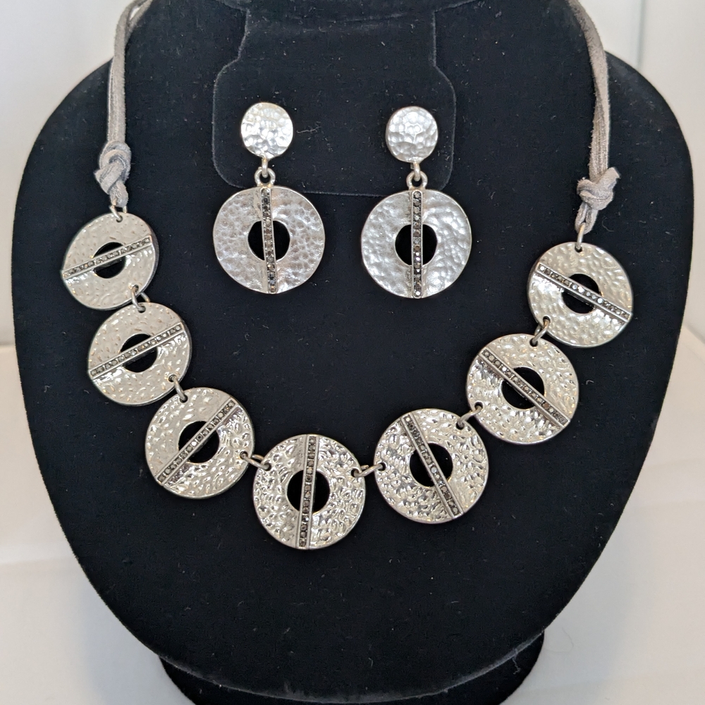 Elegant Silver Necklace and Earring Set